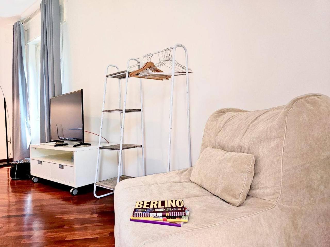 Apartment Marconi Living Rom